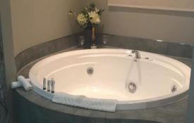 studio spa pool